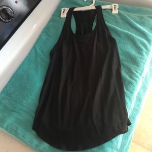 Lululemon black flow tank size 4